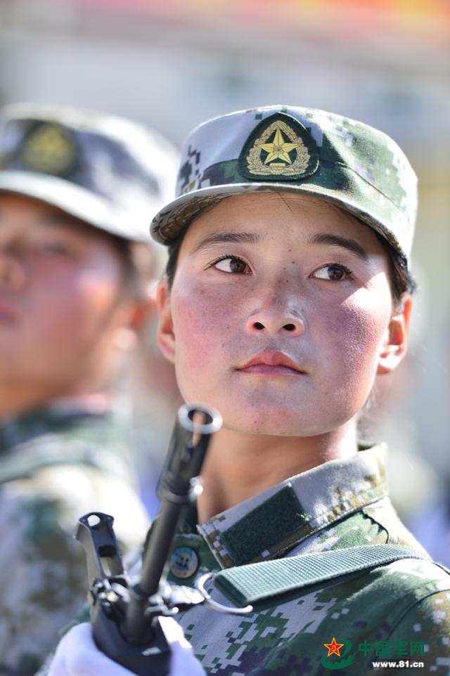 中国女民兵太飒了